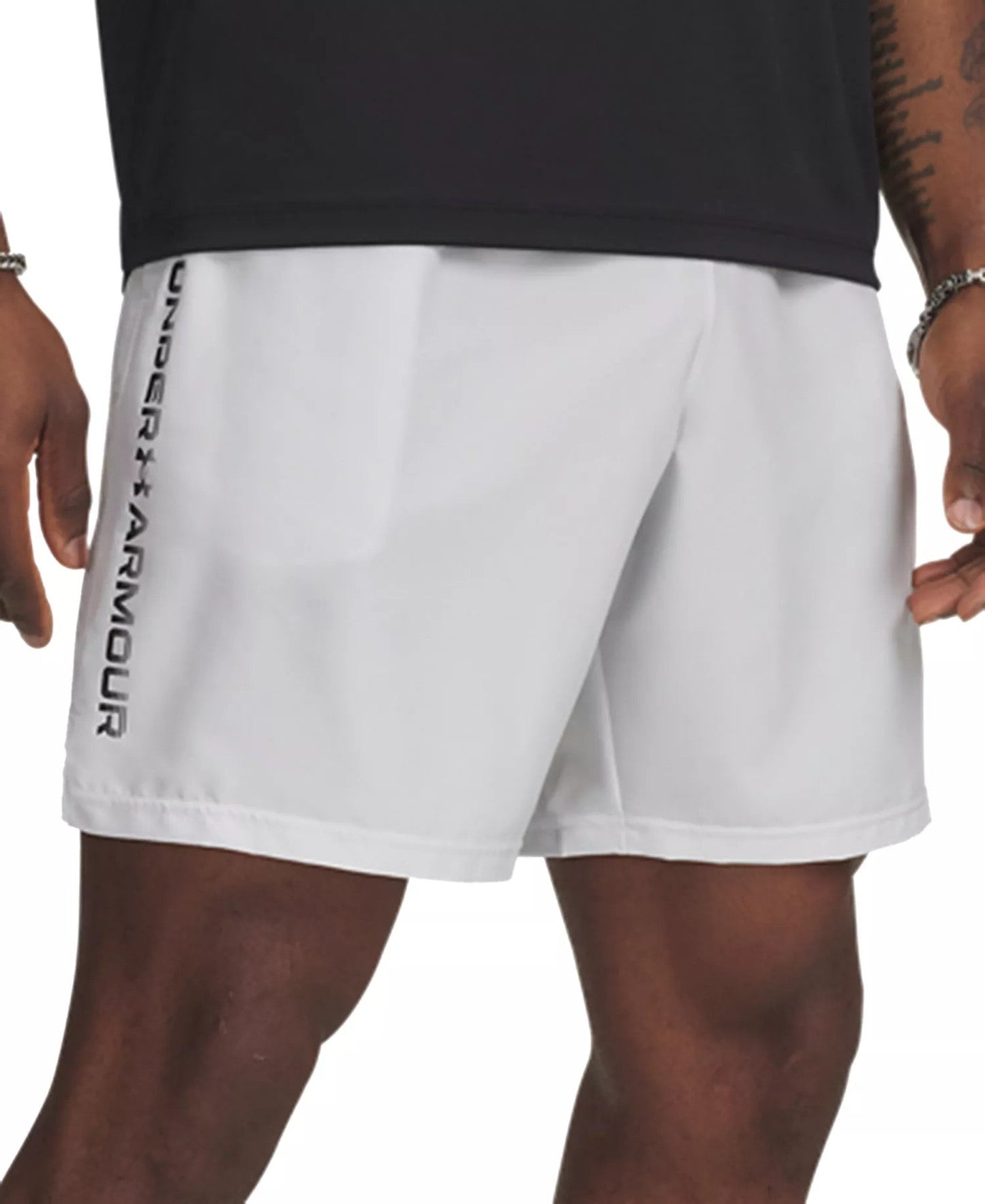 Under Armour Moisture Wicking Logo Print 8 1 4 Tech Shorts (Distant Gray Black)